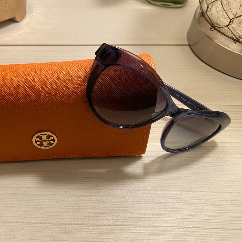 Tory Burch Cat Eye Subglasses